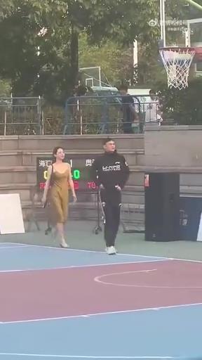 汤杰球技怎样另说，这挑女友的目光是真的可以！